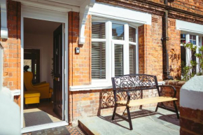 Vicarage Cottage - Old Town bolthole